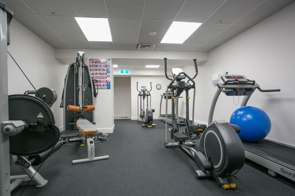 Marvelous Downtown Apartment Moments From Main Beach With Heated Pool, Gym And Parking Mount Maunganui Exterior foto