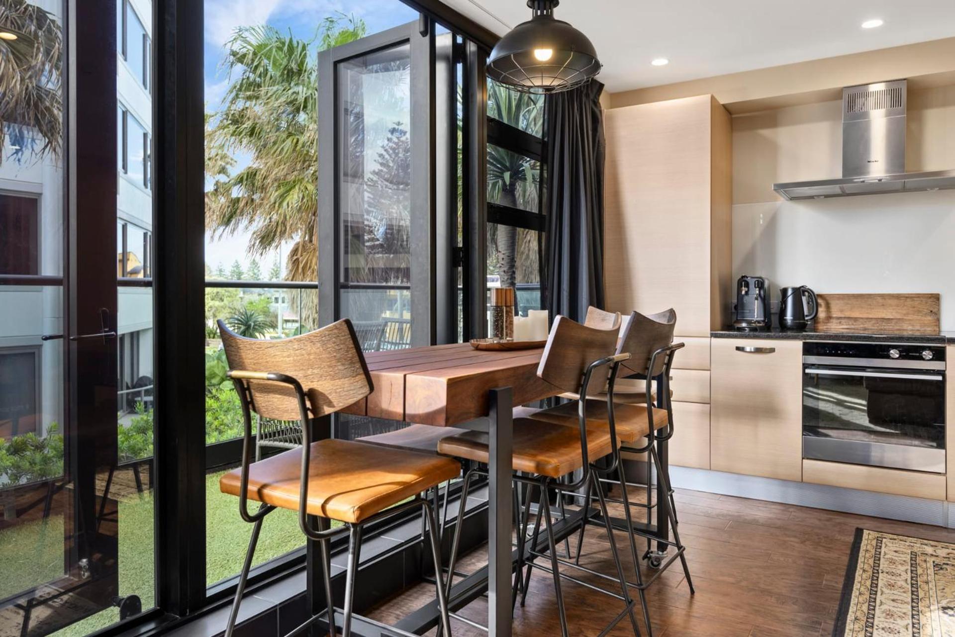 Marvelous Downtown Apartment Moments From Main Beach With Heated Pool, Gym And Parking Mount Maunganui Exterior foto