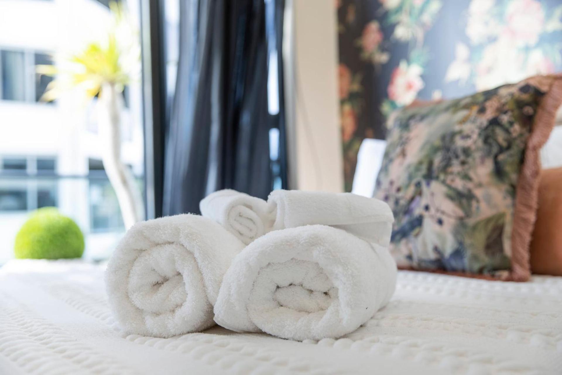 Marvelous Downtown Apartment Moments From Main Beach With Heated Pool, Gym And Parking Mount Maunganui Exterior foto